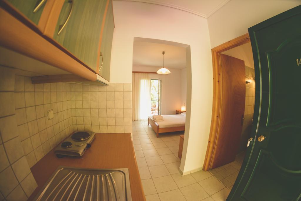 Althea Studios Lefkada Ayios Nikitas Ruang foto