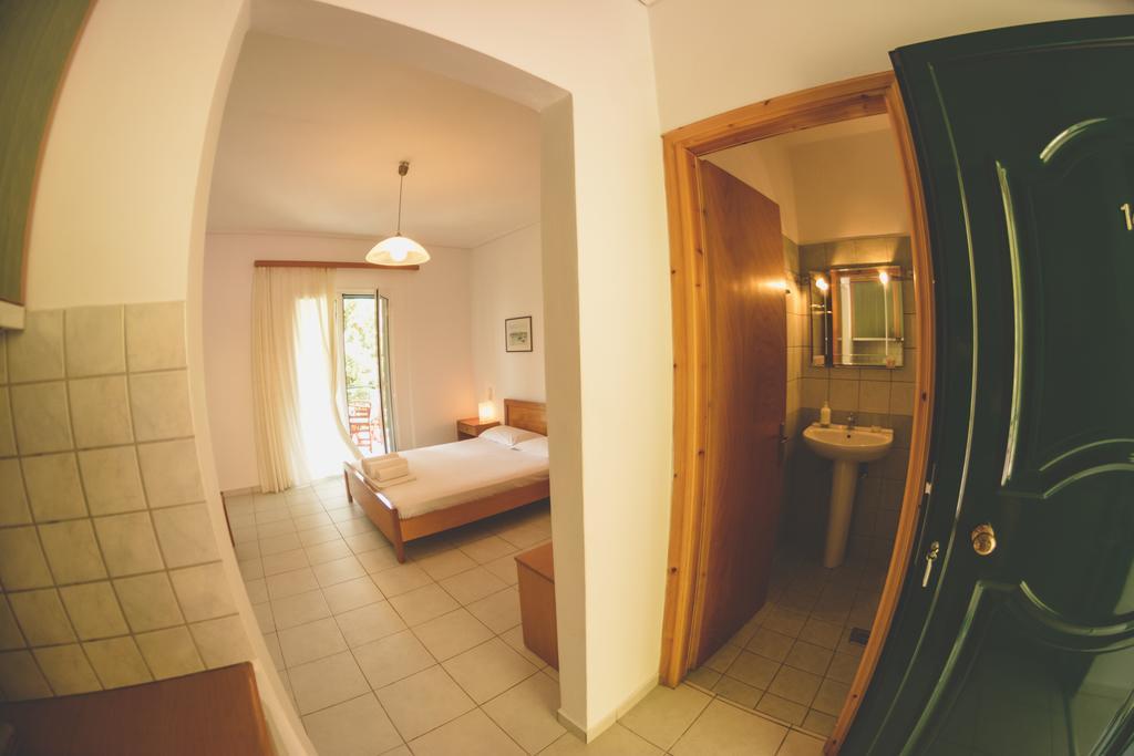Althea Studios Lefkada Ayios Nikitas Ruang foto